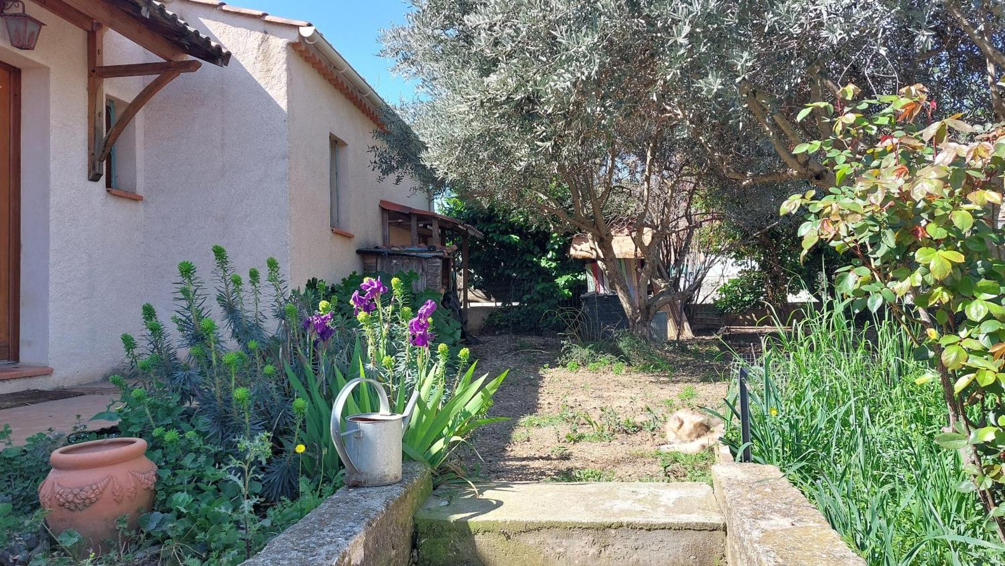 Villa 80 M2 Jardin Terrasse 3 Chambres Provence Volx Esterno foto